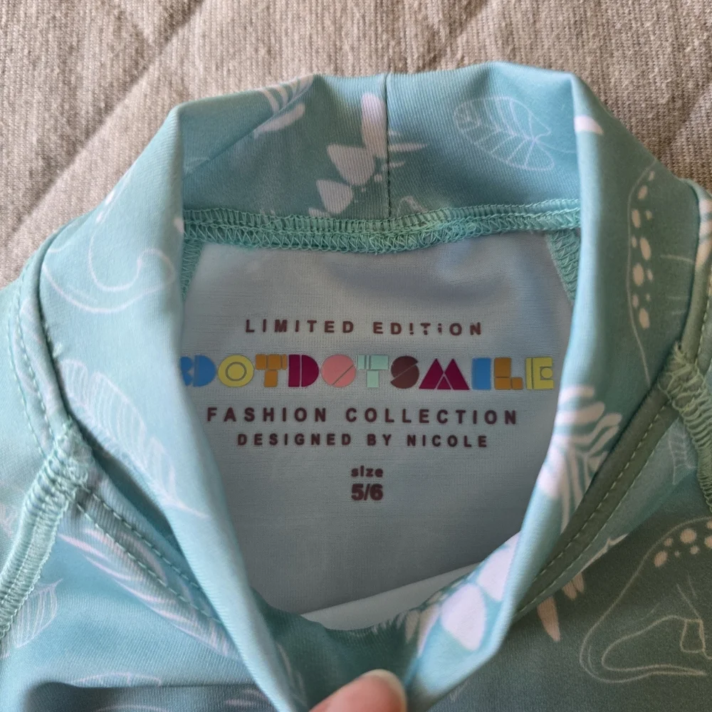 Dot Dot Smile Kids Rashguard‎ Top Size 5/6 NWT